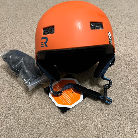 Retrospec Traverse H1 Snow Helmet and Outdoor Master Ski Goggles - Picture 2 of 11